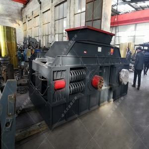 2PG1500x1000大型對輥式破碎機發貨圖片