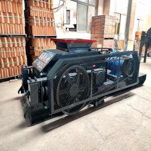 半自動2PG1200x800大型液壓對輥破碎機發往河南鄭州