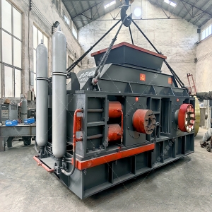2PG1500x800大型破碎設備液壓對輥破碎機發貨圖片