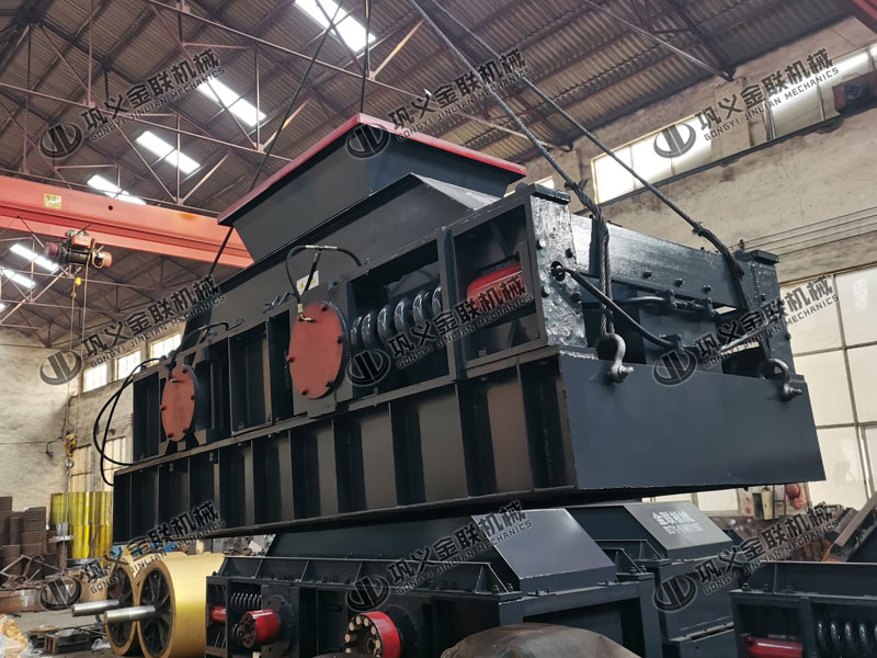 時產(chǎn)30噸對輥破碎機有哪些結(jié)構(gòu),有哪些型號? 時產(chǎn)30噸對輥破碎機有哪些結(jié)構(gòu),有哪些型號?