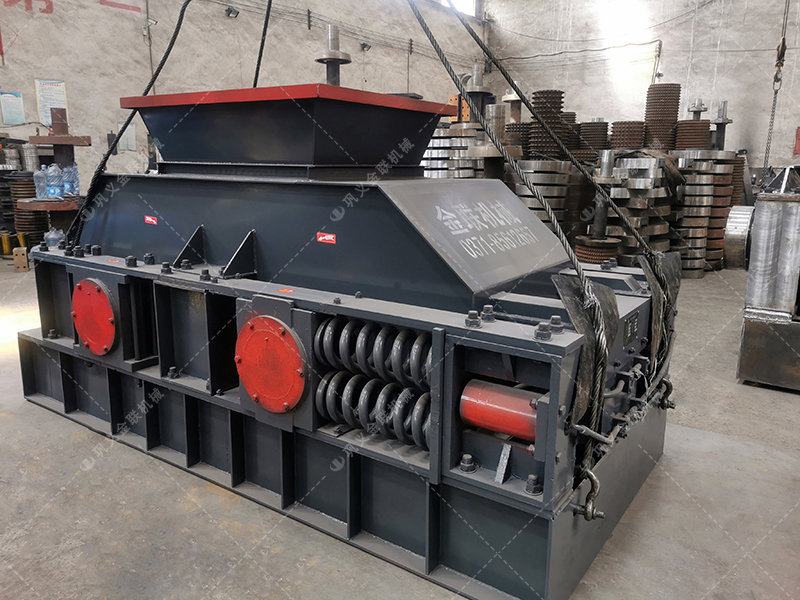 兩臺2PG1208大型河卵石制砂機發貨圖片