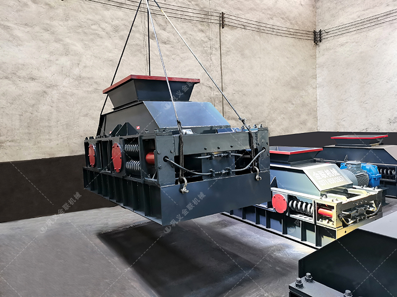 1000x700中型半自動液壓對輥破碎機發貨圖片