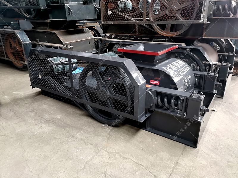 小型對(duì)輥破碎機(jī)生產(chǎn)線發(fā)貨圖片