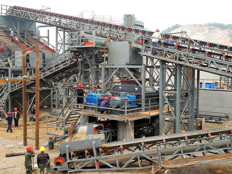 對(duì)輥破碎機(jī)的主要優(yōu)勢(shì)有哪些？選購對(duì)輥破的注意事項(xiàng)