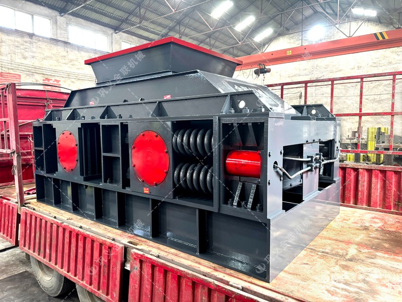 雙輥破碎機：破碎效率高，縮短生產周期