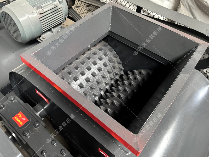 采購(gòu)雙齒輥破碎機(jī)必問(wèn)的7個(gè)問(wèn)題!少問(wèn)一個(gè)都可能被坑? 采購(gòu)雙齒輥破碎機(jī)必問(wèn)的7個(gè)問(wèn)題!少問(wèn)一個(gè)都可能被坑?