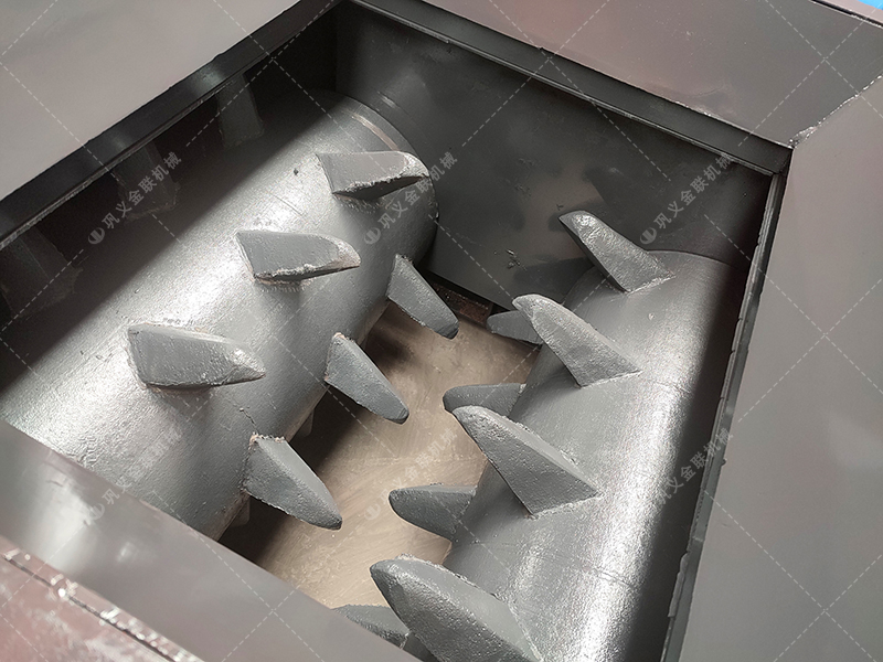 雙齒輥破碎機處理含雜原煤:專業(yè)優(yōu)勢究竟比傳統(tǒng)設備強在哪? 雙齒輥破碎機處理含雜原煤:專業(yè)優(yōu)勢究竟比傳統(tǒng)設備強在哪?