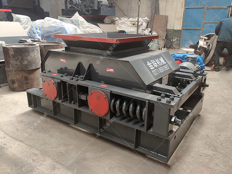 雙齒輥破碎機處理含雜原煤:專業(yè)優(yōu)勢究竟比傳統(tǒng)設備強在哪? 雙齒輥破碎機處理含雜原煤:專業(yè)優(yōu)勢究竟比傳統(tǒng)設備強在哪?